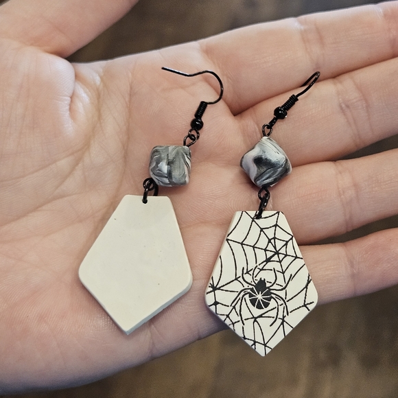 Witch Goth Dangle Earrings Halloween Handmade - Picture 6 of 11